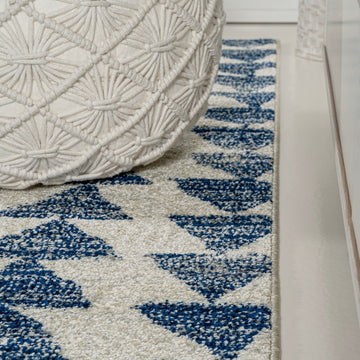 Aisha Moroccan Triangle Geometric Area Rug